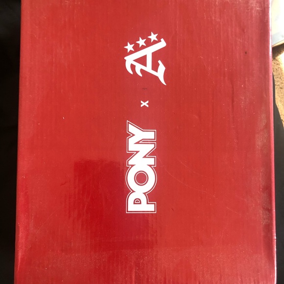 Pony x Atmos NYC men’s size 9 worn super lightly main image 9